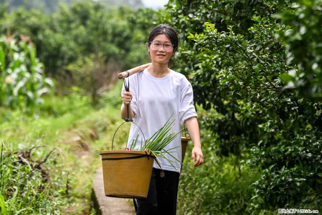 全网追的“扁担女孩”，找了一份暑假工，时薪12元 - 马鞍山生活资讯 - 马鞍山28生活网 mas.28life.com